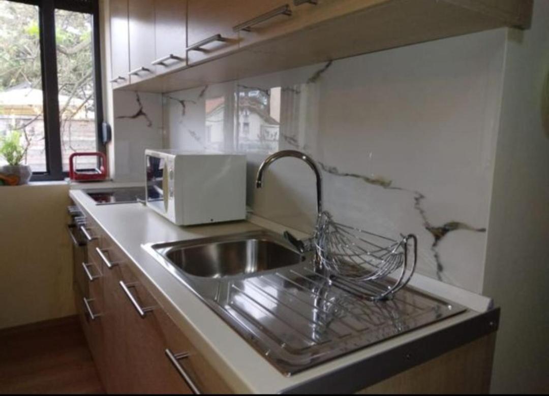 Cozy Apartment, Near Us Embassy! Apartment Tirana